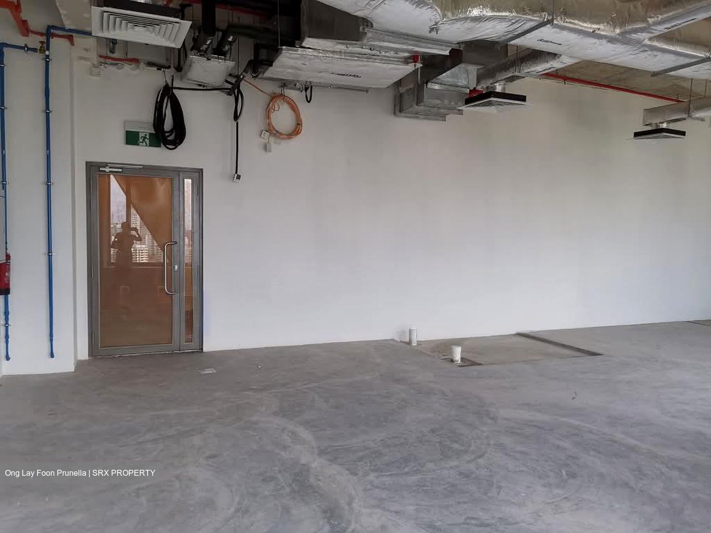Connexion (D8), Retail #572071621